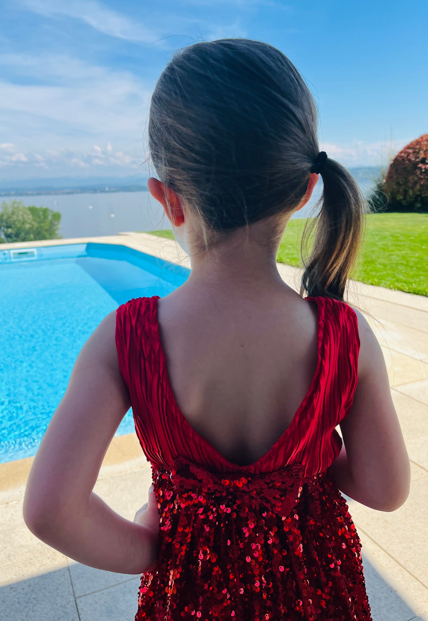 Robe rouge sequins