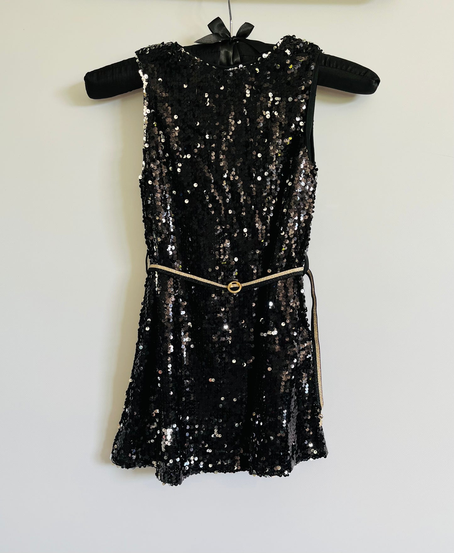 Robe à sequins noire