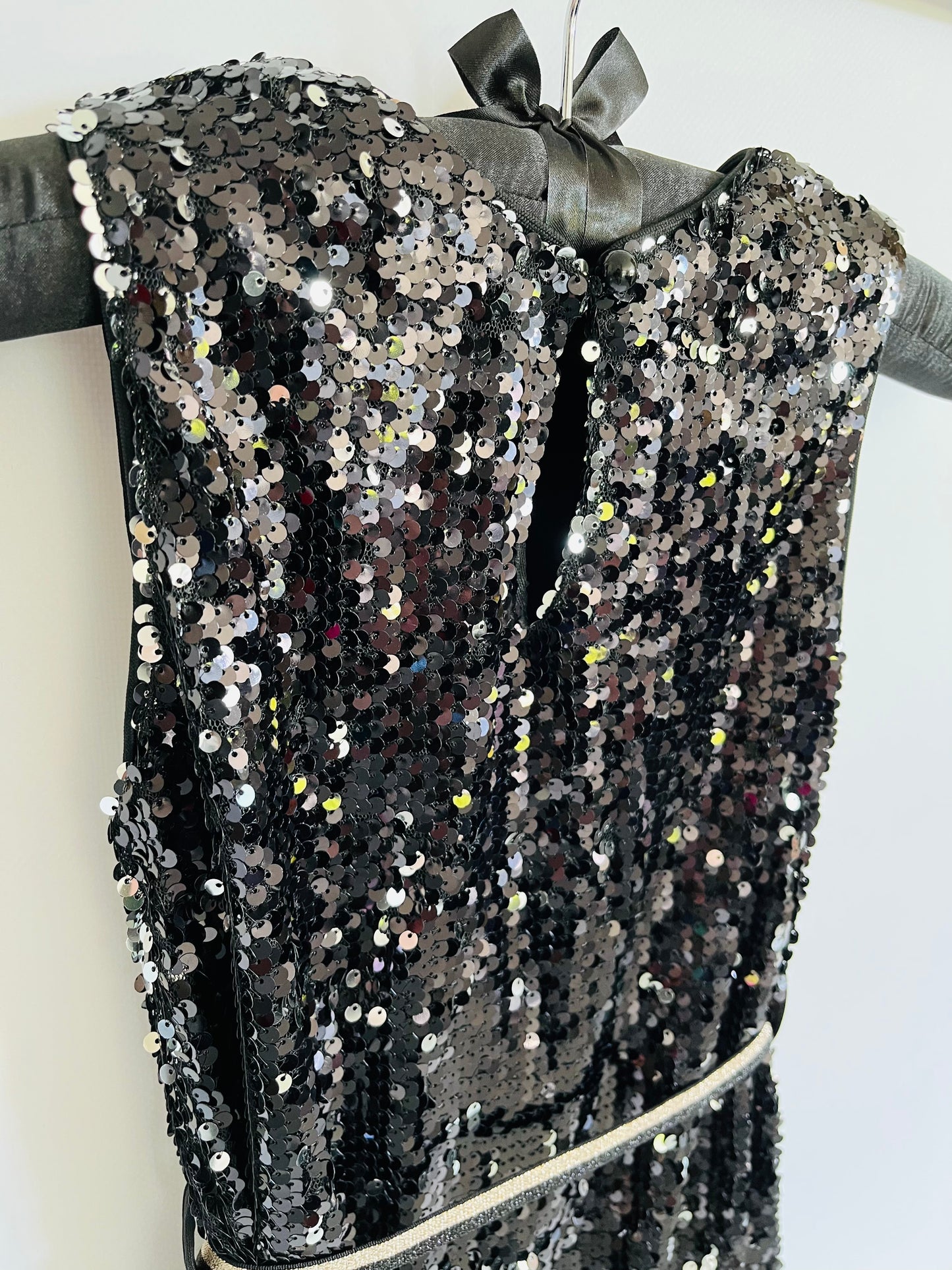 Robe à sequins noire